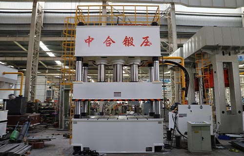 1000噸三梁四柱液壓機(jī)（特點(diǎn)、參數(shù)、應(yīng)用）