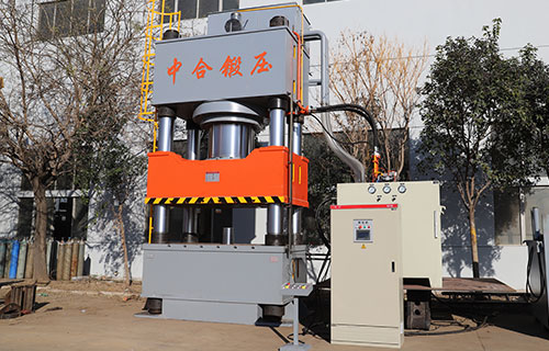 如何選擇適合的滕州2000噸四柱液壓機(jī)？
